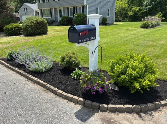 18 Haduk Dr, North Attleboro, MA 02760