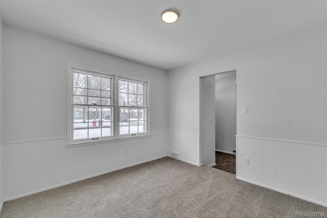 23520 Rockingham Street, Southfield, MI 48033