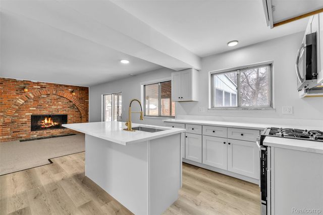 23520 Rockingham Street, Southfield, MI 48033