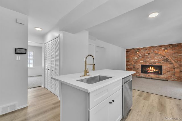 23520 Rockingham Street, Southfield, MI 48033