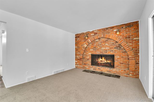 23520 Rockingham Street, Southfield, MI 48033