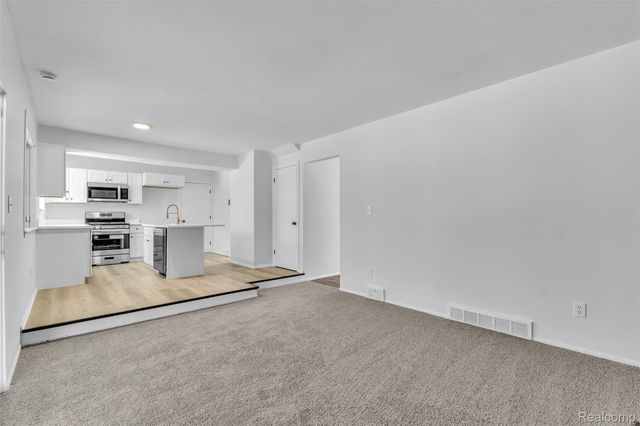 23520 Rockingham Street, Southfield, MI 48033