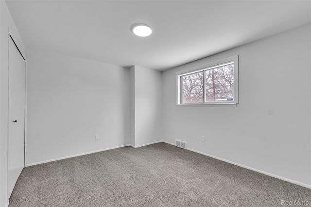 23520 Rockingham Street, Southfield, MI 48033