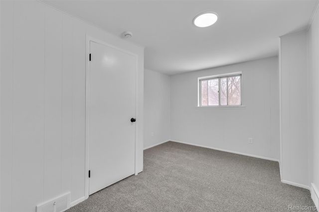 23520 Rockingham Street, Southfield, MI 48033