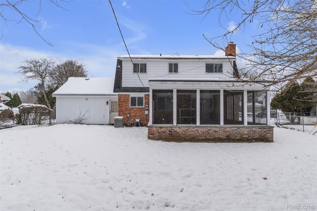 23520 Rockingham Street, Southfield, MI 48033