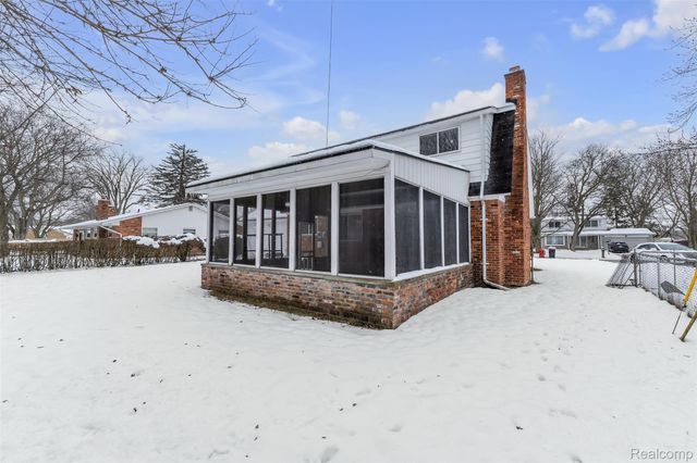 23520 Rockingham Street, Southfield, MI 48033