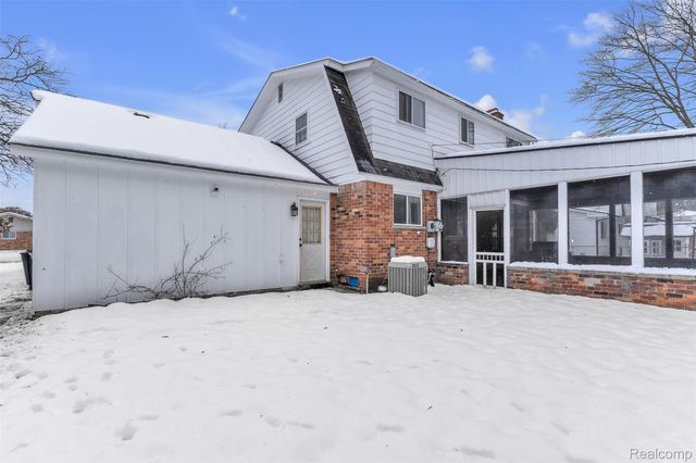 23520 Rockingham Street, Southfield, MI 48033