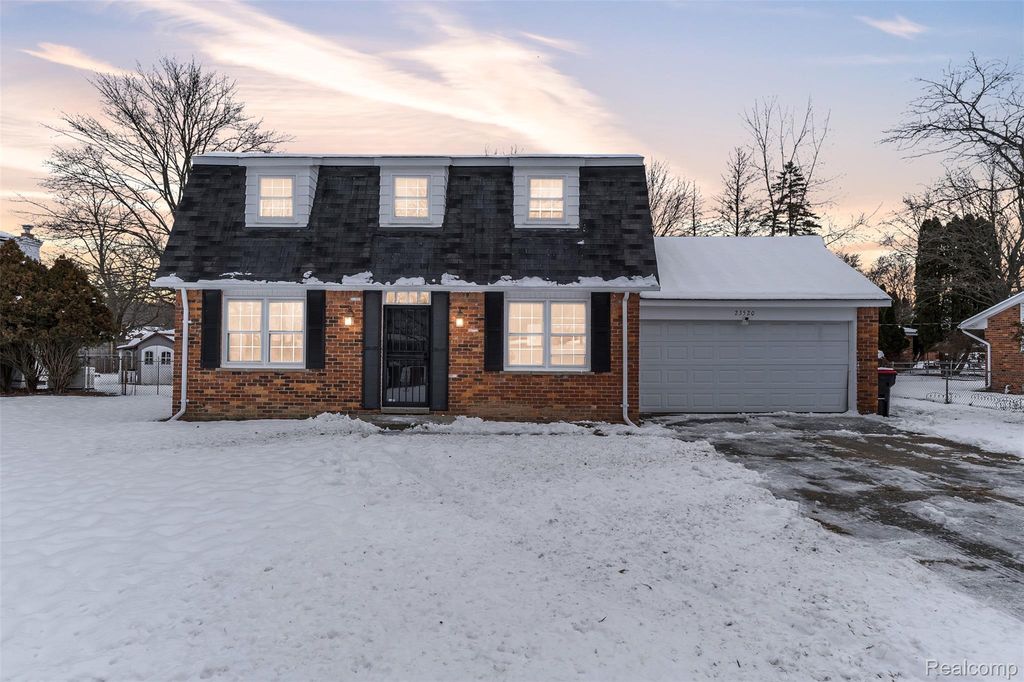 23520 Rockingham Street, Southfield, MI 48033