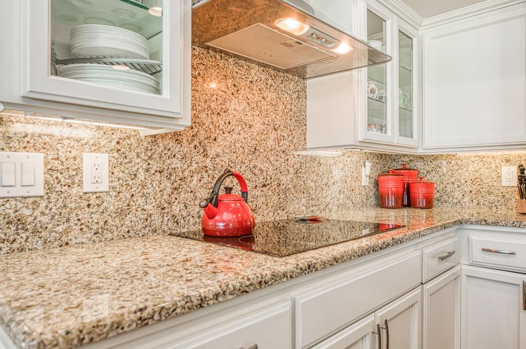 Image 15 of property listing at 1771 S Waverly Lane, Fresno, CA 93727