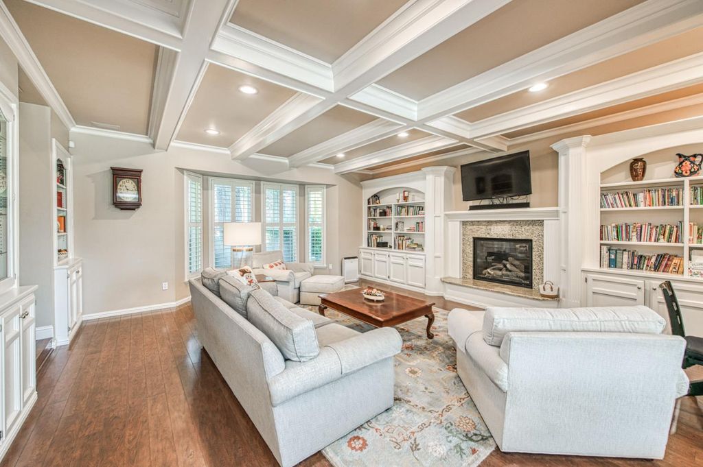 Image 22 of property listing at 1771 S Waverly Lane, Fresno, CA 93727