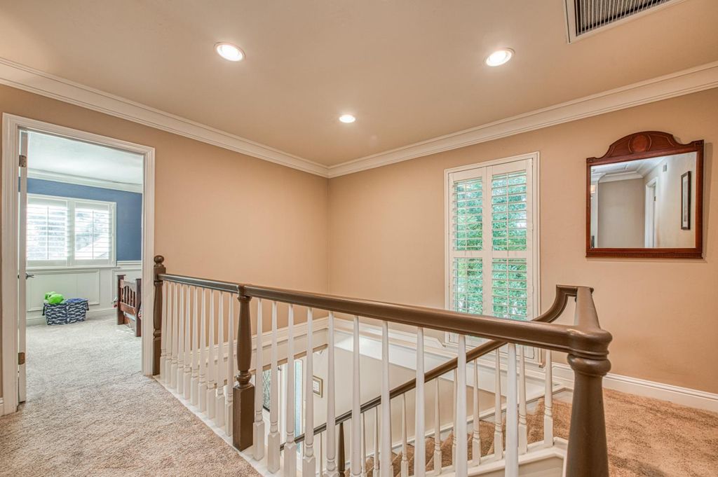 Image 30 of property listing at 1771 S Waverly Lane, Fresno, CA 93727