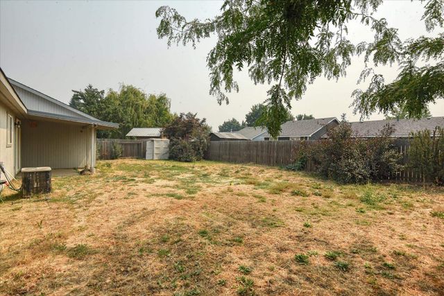 12411 W 9th St, Airway Heights, WA 99001