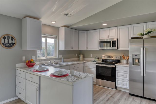 12411 W 9th St, Airway Heights, WA 99001