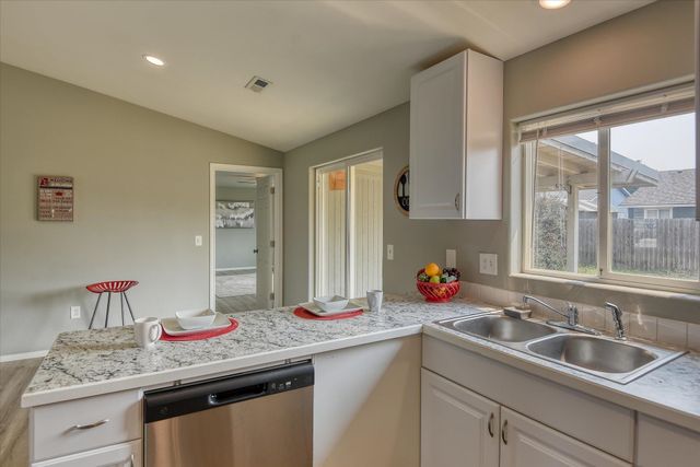 12411 W 9th St, Airway Heights, WA 99001