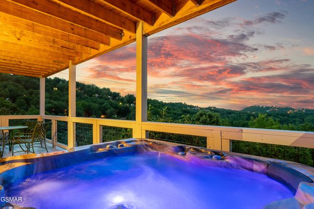 1839 Zurich Court, Gatlinburg, TN 37738