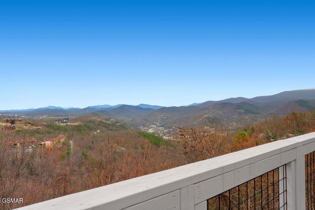 1839 Zurich Court, Gatlinburg, TN 37738