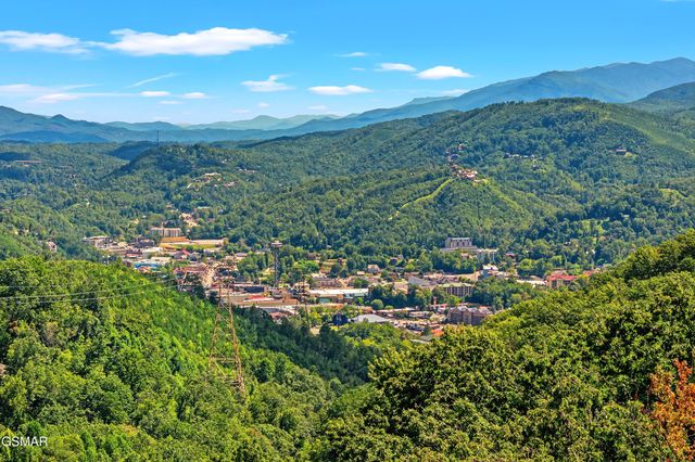 1839 Zurich Court, Gatlinburg, TN 37738