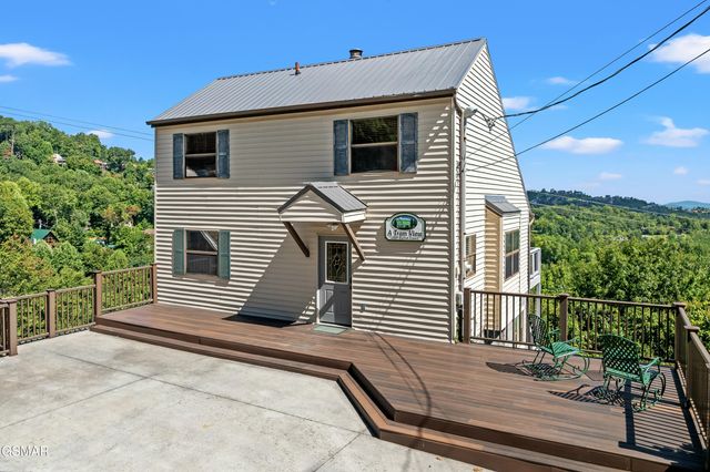 1839 Zurich Court, Gatlinburg, TN 37738