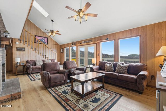 1839 Zurich Court, Gatlinburg, TN 37738