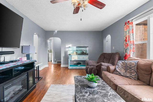 53 ROSARIA Road, Springfield, IL 62702