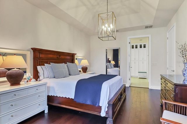 5099 FLAG STREET, Sarasota, FL 34232