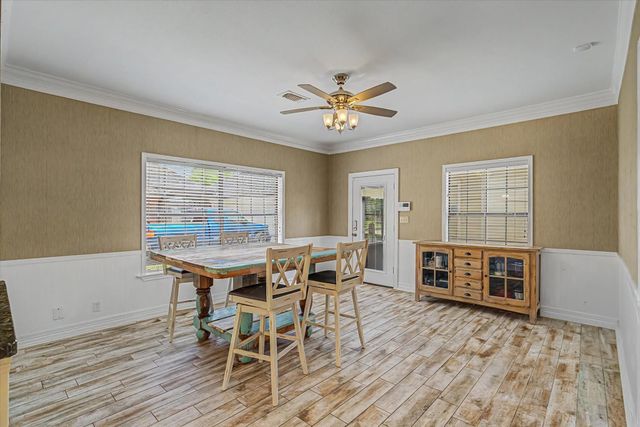 410 Crestwood Drive, El Lago, TX 77586