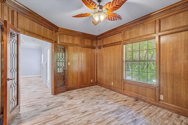 410 Crestwood Drive, El Lago, TX 77586