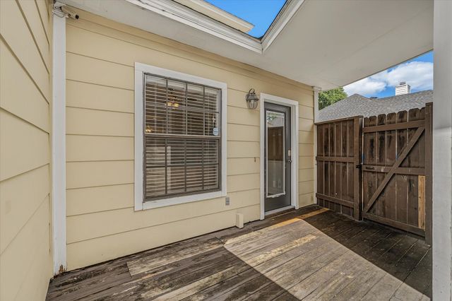 410 Crestwood Drive, El Lago, TX 77586
