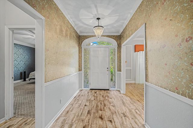 410 Crestwood Drive, El Lago, TX 77586