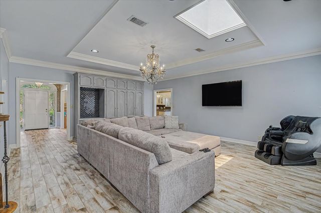 410 Crestwood Drive, El Lago, TX 77586