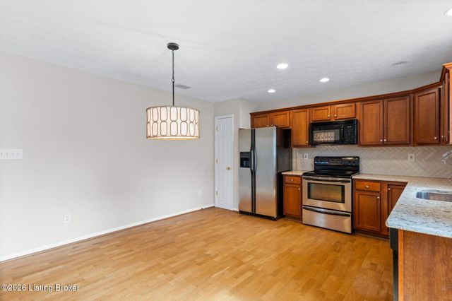 15629 Beckley Hills Dr, Louisville, KY 40245