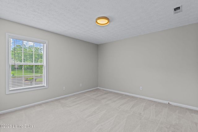 15629 Beckley Hills Dr, Louisville, KY 40245