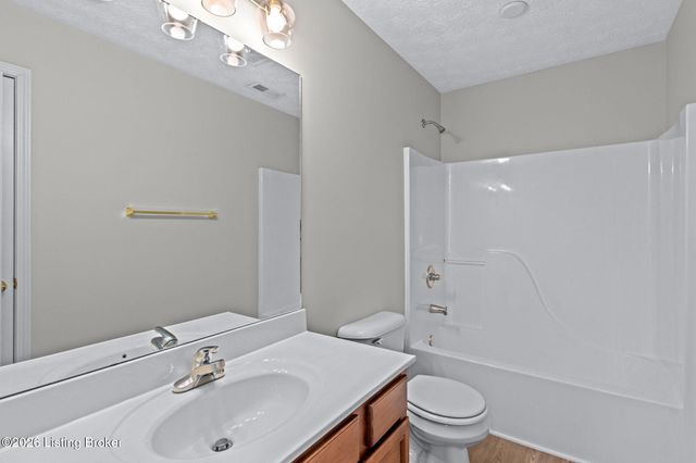 15629 Beckley Hills Dr, Louisville, KY 40245