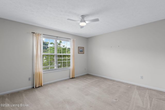 15629 Beckley Hills Dr, Louisville, KY 40245
