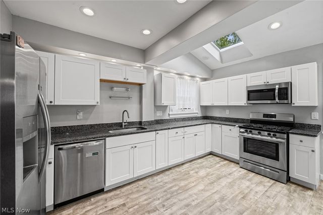 3326 Dellwood Road, Cleveland Heights, OH 44118