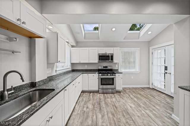 3326 Dellwood Road, Cleveland Heights, OH 44118