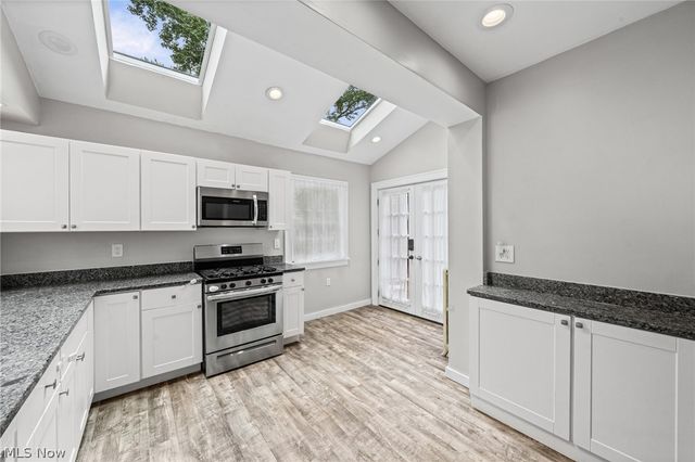 3326 Dellwood Road, Cleveland Heights, OH 44118