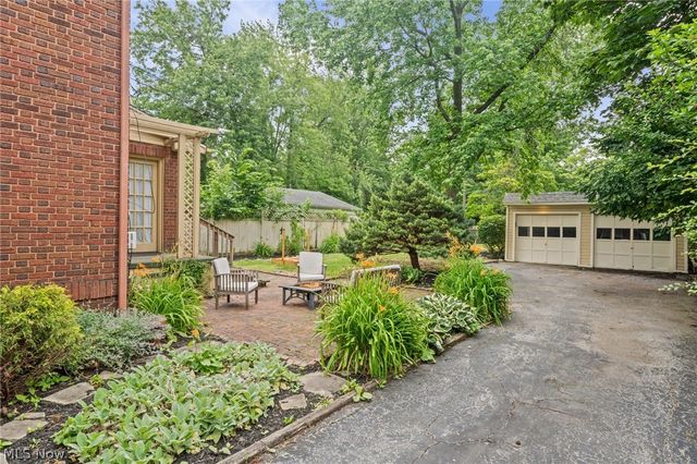 3326 Dellwood Road, Cleveland Heights, OH 44118