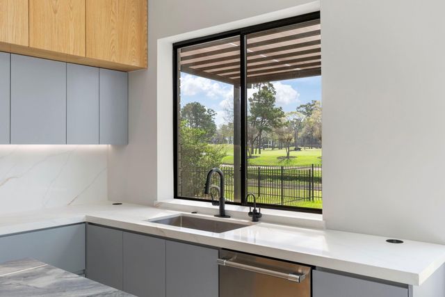 51 Huntsmans Horn Circle, The Woodlands, TX 77380