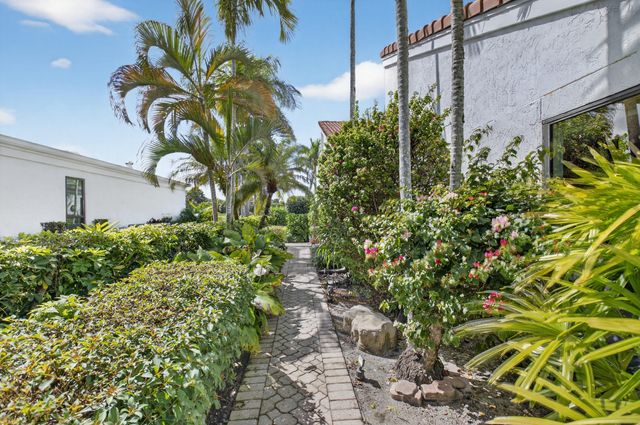 19530 Sawgrass Drive 1501, Boca Raton, FL 33434