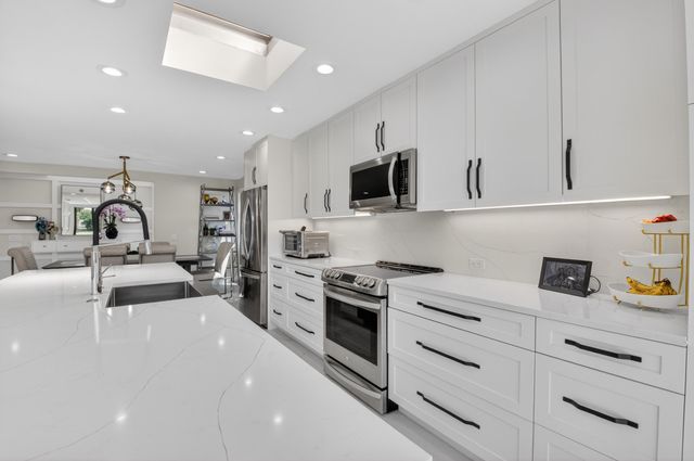 19530 Sawgrass Drive 1501, Boca Raton, FL 33434