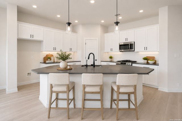 766 Converge Ct, Marion, TX 78124