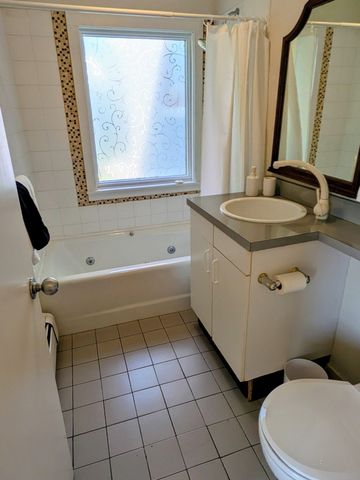 12 Andrews Street, Gloucester, MA 01930