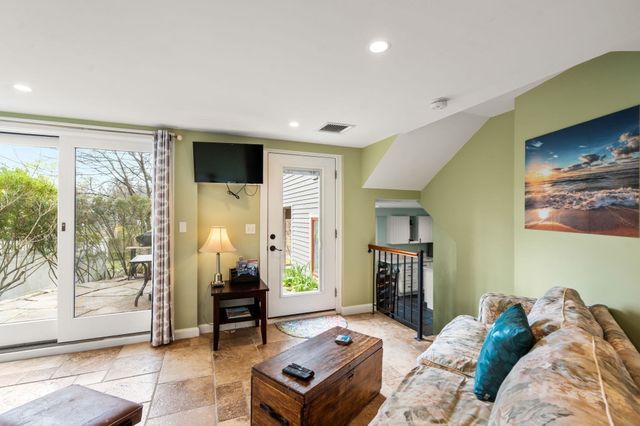 12 Andrews Street, Gloucester, MA 01930