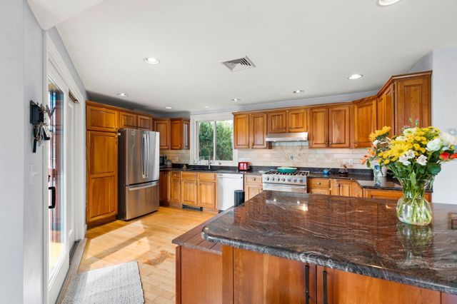 12 Andrews Street, Gloucester, MA 01930