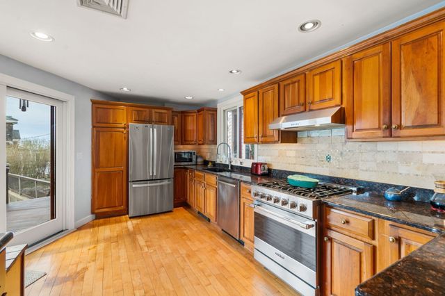 12 Andrews Street, Gloucester, MA 01930