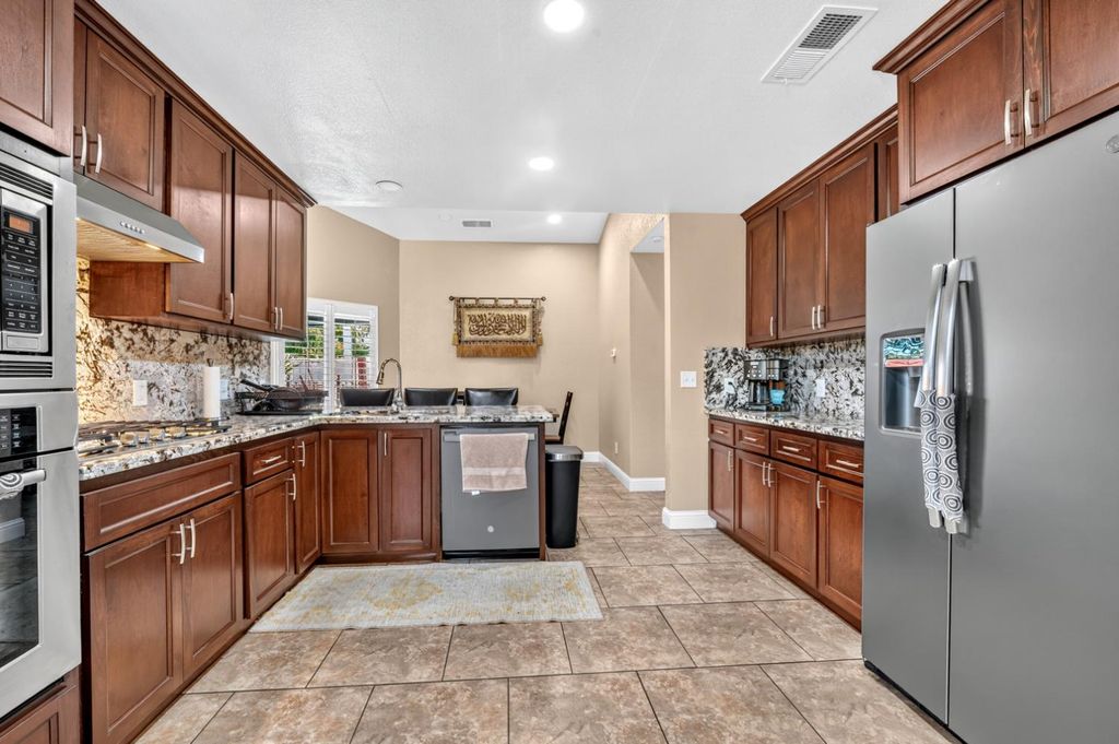 Image 11 of property listing at 1450 Nelson Boulevard, Selma, CA 93662