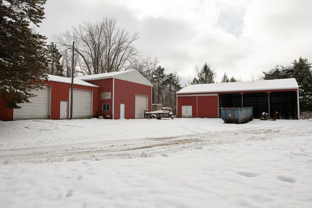 11678 E Grand River Avenue, Portland, MI 48875