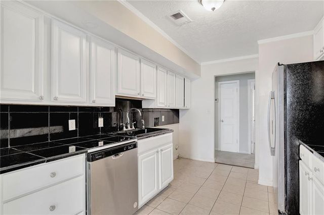 2390 Lawrenceville Highway, Decatur, GA 30033