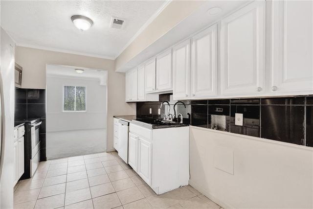 2390 Lawrenceville Highway, Decatur, GA 30033